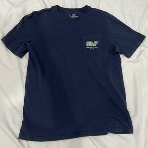 Vineyard vines 100% cotton T-shirt, size kids L and fits like an adult S.